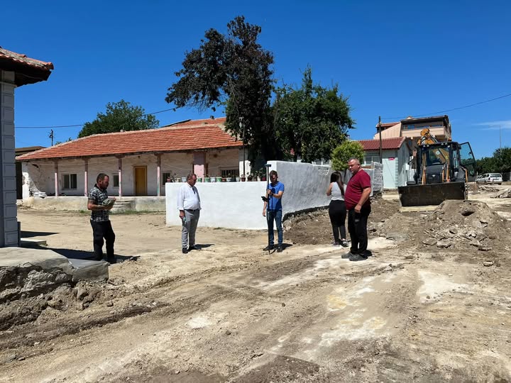 Yenikarpuzlu’nda Yollar Yenilendi