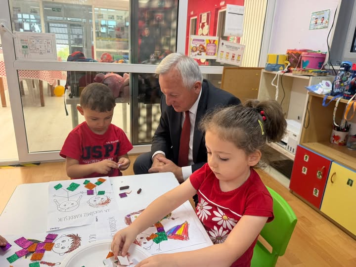 Kaymakam ve Başkan Miniklerle Buluştu