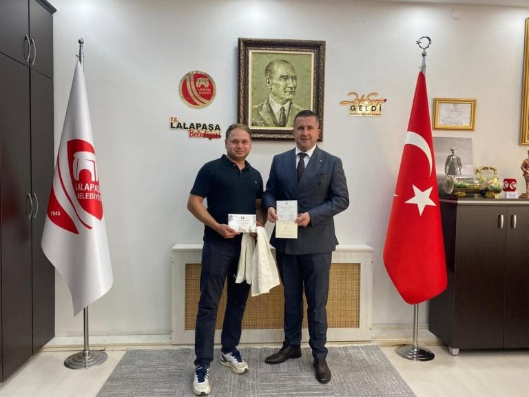 Başkan Geldi’ye Düğün Davetiyesi Sürprizi