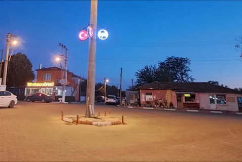 Atatürk Meydanı Bayrak ve Işıkla Buluştu