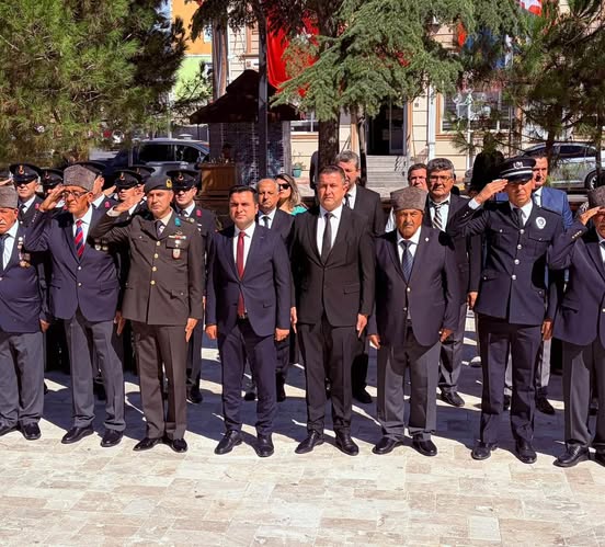 Gaziler Günü’nde protokol aynı sofrada