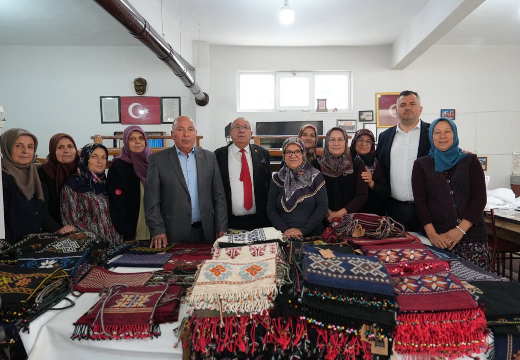 Küçükyoncalı Keşkek Şenliği’nde Emektar Kadınlara Teşekkür
