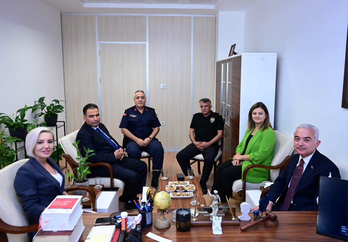 Kırklareli Valisi’nden Adliyelere Anlamlı Ziyaret