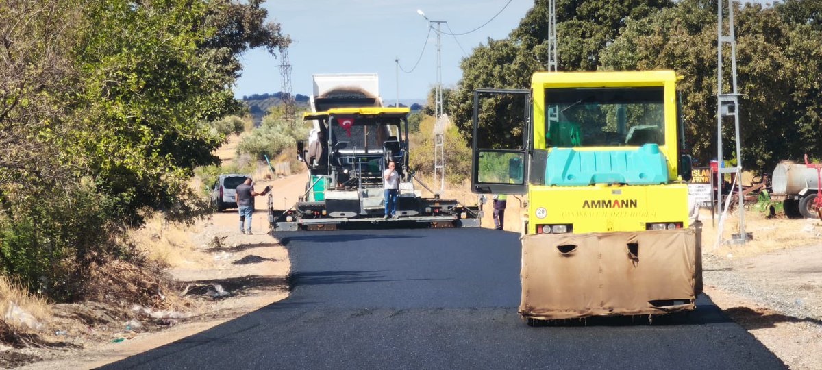 Ezine’de 2,5 Kilometrelik Yol Çalışması Başladı