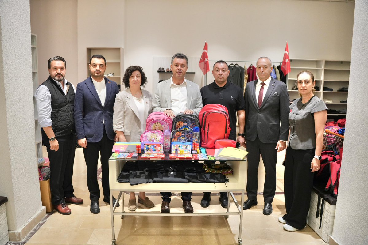 Çorlu’da İhtiyaç Sahibi Öğrencilere Kırtasiye ve Kıyafet Desteği