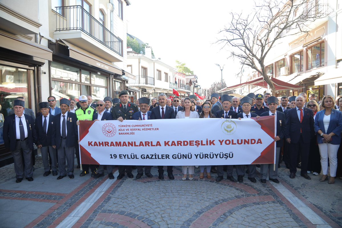 Gaziler Günü’nde Kardeşlik Yürüyüşü Coşkusu