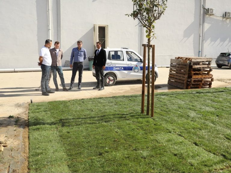 Çerkezköy’de Yeşil Alan Atağı: Halk Ekmek Bahçesine Çim Serildi