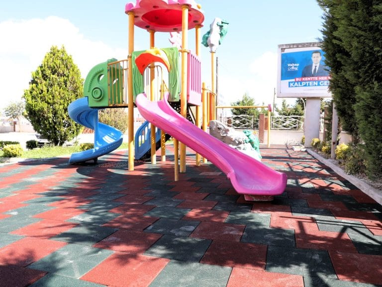 Veliköy’de Çocuk Parkı Yenilendi