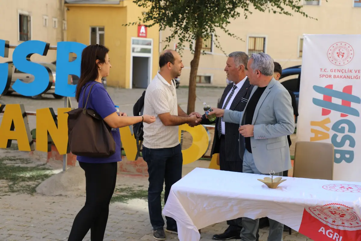 Ağrı’da Yurtlarda İlk Gün: Öğrencilere Sıcak Karşılama