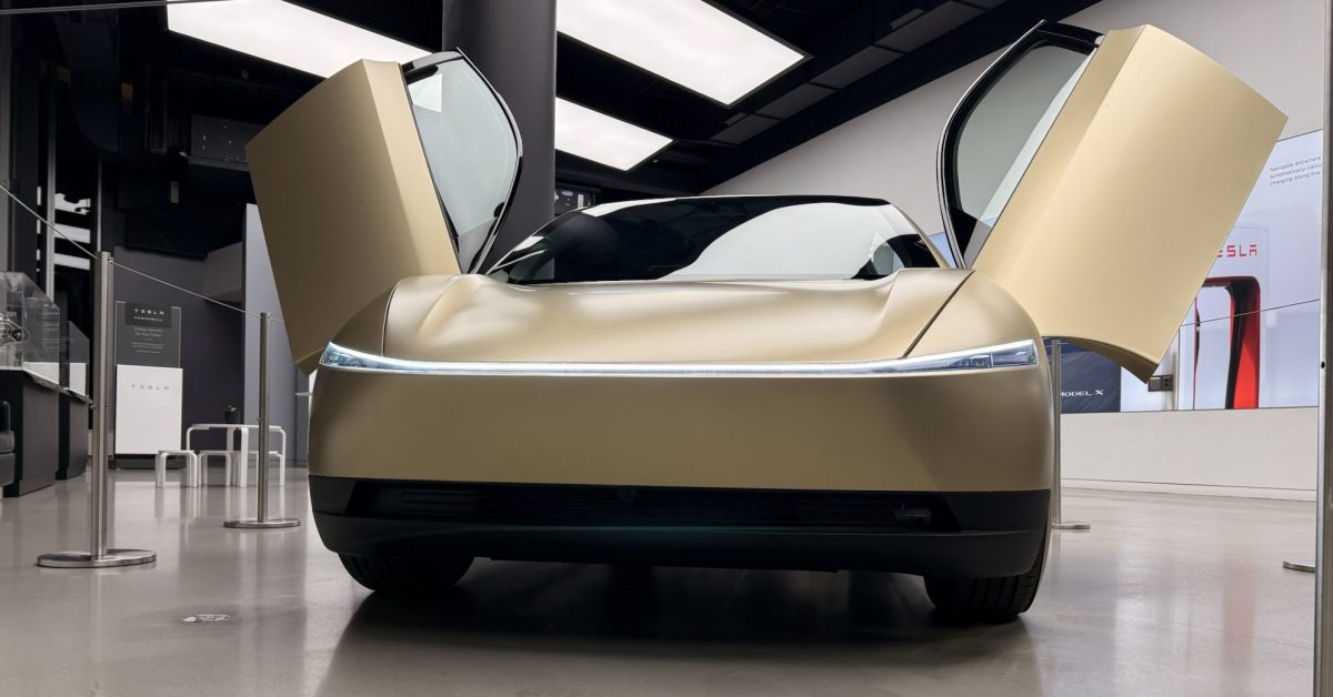 Tesla Cybercab Çin’de: Satış ve Robotaksi Yok