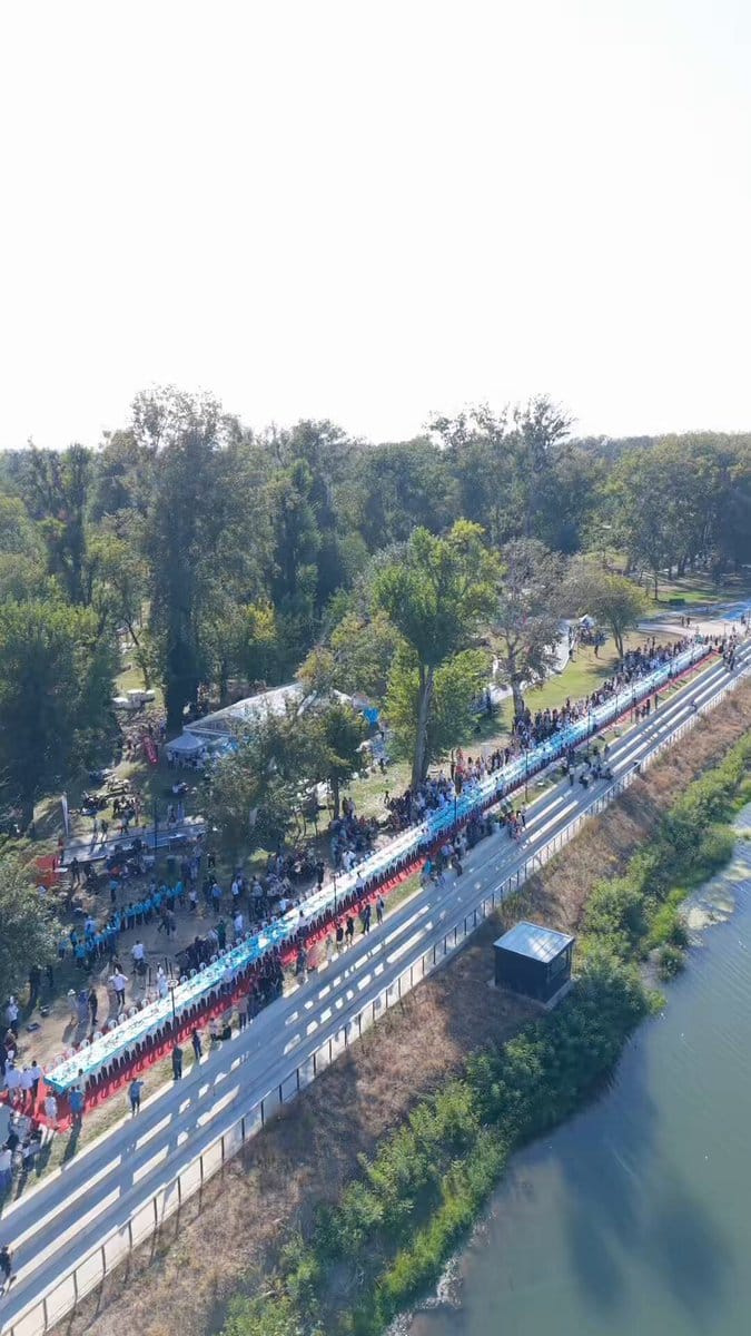 Edirne’de 150 Metrelik Peynir Sofrası Kuruldu