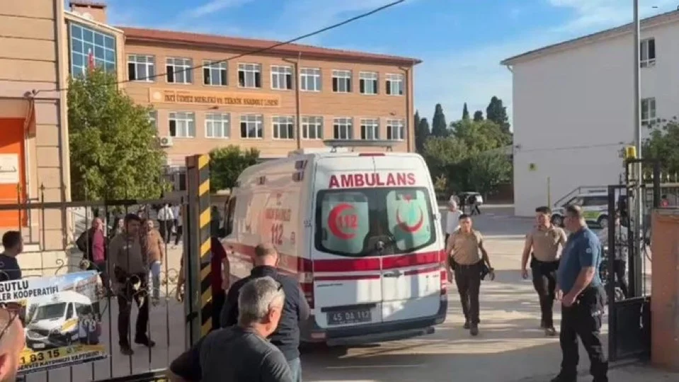 Manisa’da okula silahlı saldırı: 4 öğrenci yaralı
