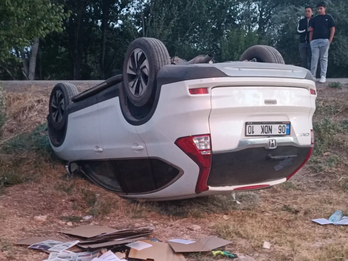 Nallıhan’da Takla Atan Araçtan 3 Kişi Sağ Kurtuldu