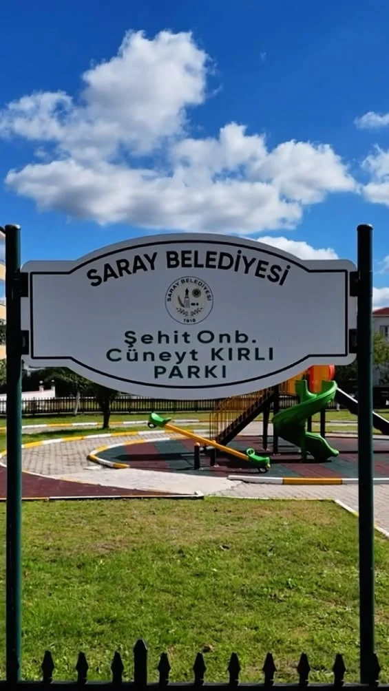 Ayaspaşa Şehit Onbaşı Cüneyt Kırlı Parkı yenilendi, çocuk oyun alanı ve yeşil alan