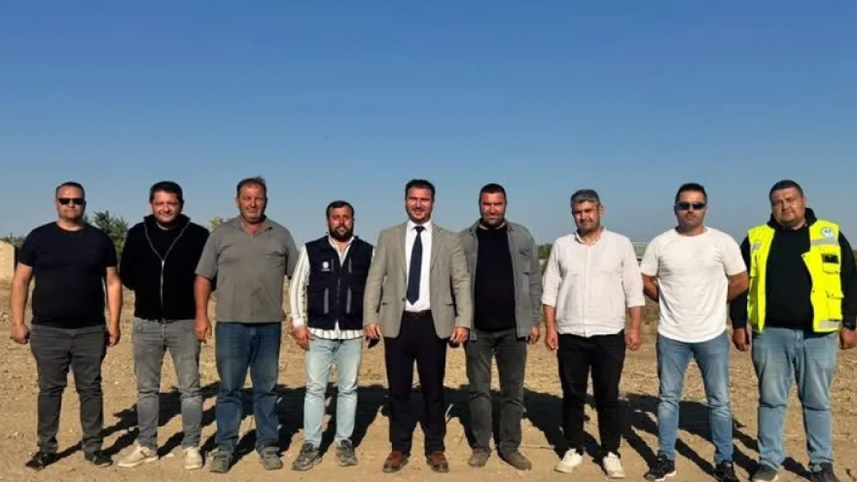 Babaeski temizlik çalışmasında belediye ekiplerinin kamyonlarla atık toplaması