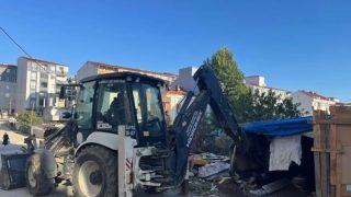 Kapaklı’da kaçak yapı yıkımı sürüyor