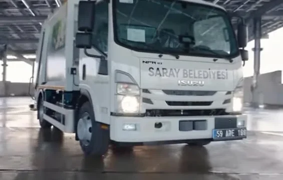 Saray Belediyesi'nin yeni 2026 model Isuzu NPR 10 Saray çöp kamyonu