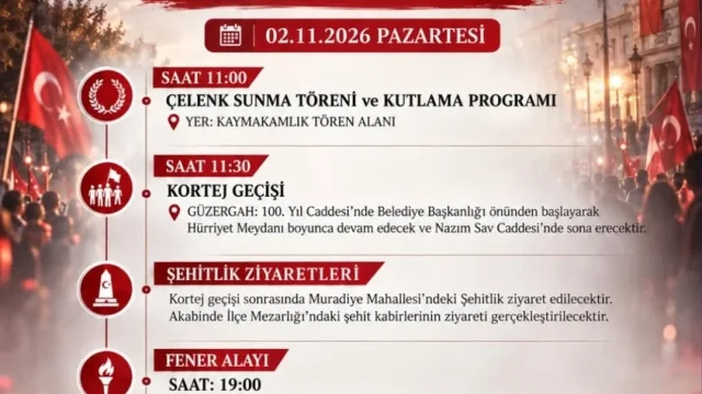 Muratlı'nın kurtuluşu kutlamalarında Kaymakamlık Tören Alanı'ndaki çelenk sunma töreni