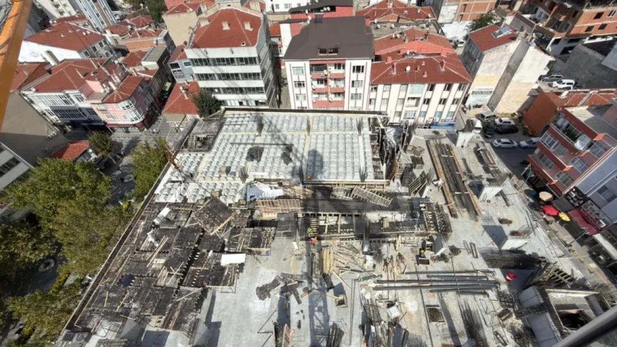 Lüleburgaz katlı otoparkta 3. kata ulaşıldı