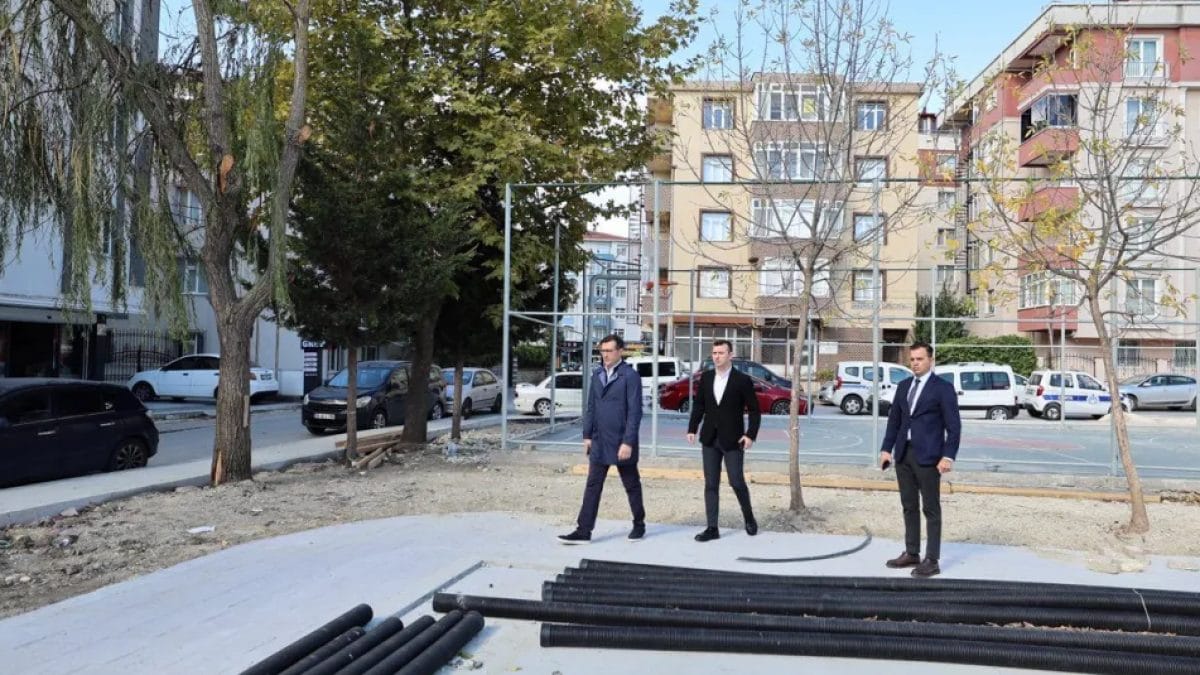 Çerkezköy Yüzbaşı Sokak Parkı Yenileniyor