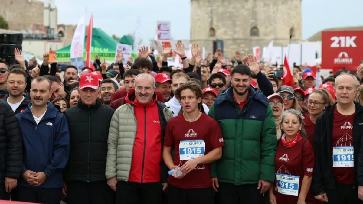 Gelibolu Maratonu start aldı: 3 bin sporcu koştu