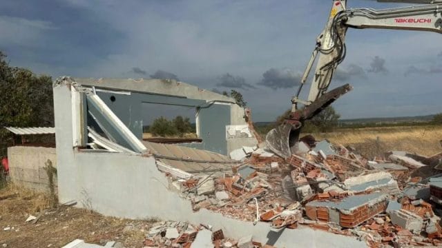 Çanakkale’de kaçak yapı denetimi: Bayramiç’te 21 yıkım
