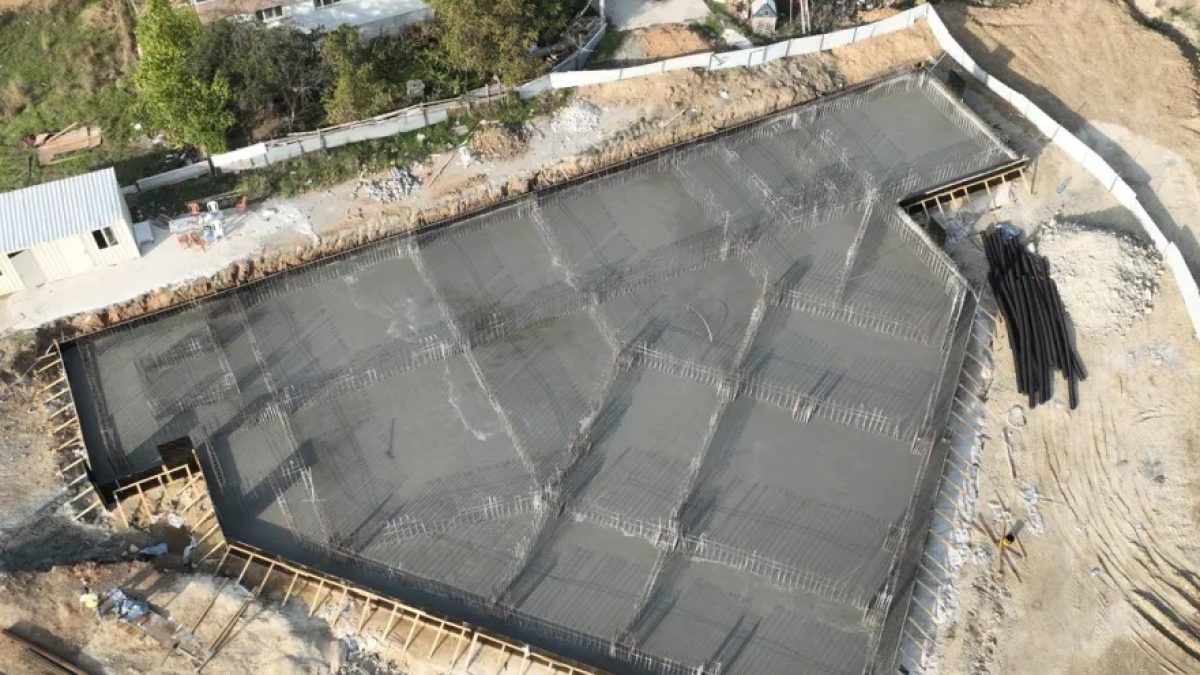 Çerkezköy Cemevi projesinde 600 metreküp radye temel beton çalışmaları tamamlandı