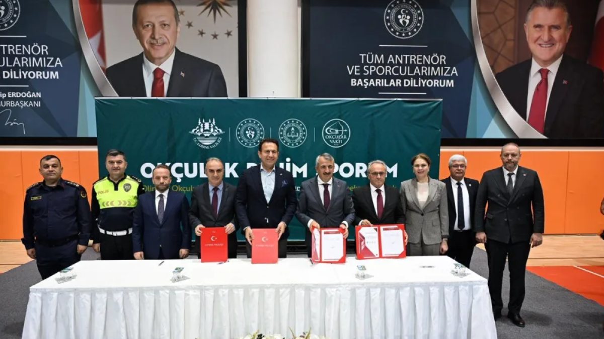 Edirne'de okçuluk eğitimi protokolü imza töreni ve Vali Yunus Sezer