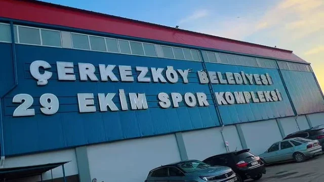 Çerkezköy Amatör Spor Haftası'nda genç sporcuların cimnastik ve taekwondo gösterisi
