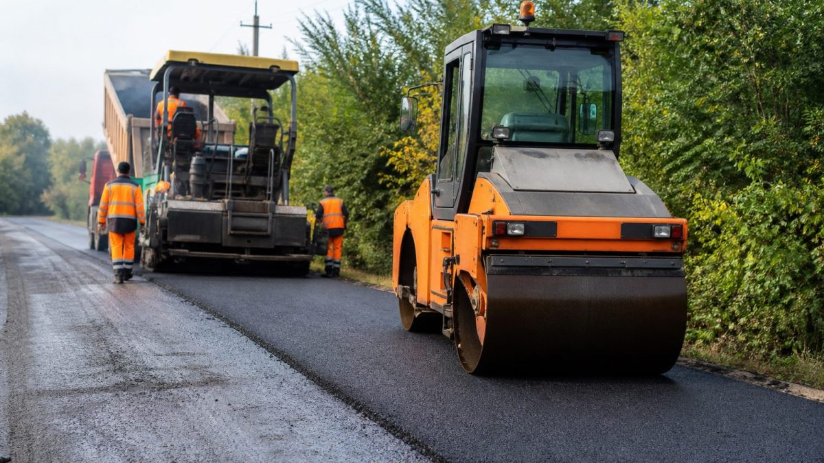 Temsili görsel: Marmaraereğlisi yol yapım çalışmaları kapsamında Yeniçiftlik Mahallesi İsmet Ata Caddesi'nde çalışan belediye